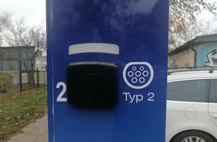 Stacja ładowania samochodów elektrycznych na Błoniu Stacja ładowania samochodów elektrycznych na Błoniu