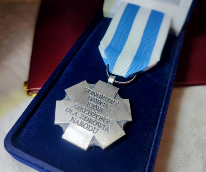 Policjant z Błonia odznaczony przez Ministra Zdrowia Policjant z Błonia odznaczony przez Ministra Zdrowia
