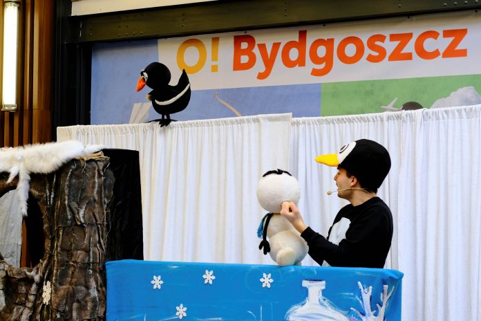 „Podaj cegłę”, czyli kolejny spektakl teatralny dla dzieci