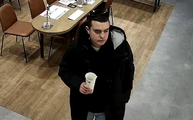 Ukradł oprawki, teraz poszukują go Policjanci z Błonia 1