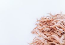 Porowatość włosów: Klucz do zrozumienia i optymalizacji Twojej pielęgnacji Porowatość włosów: Klucz do zrozumienia i optymalizacji Twojej pielęgnacji