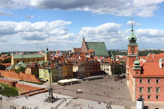 główne_20251106173543_download Warszawa - miejsce, gdzie niszczenie dokumentów firmowych jest na porządku dziennym